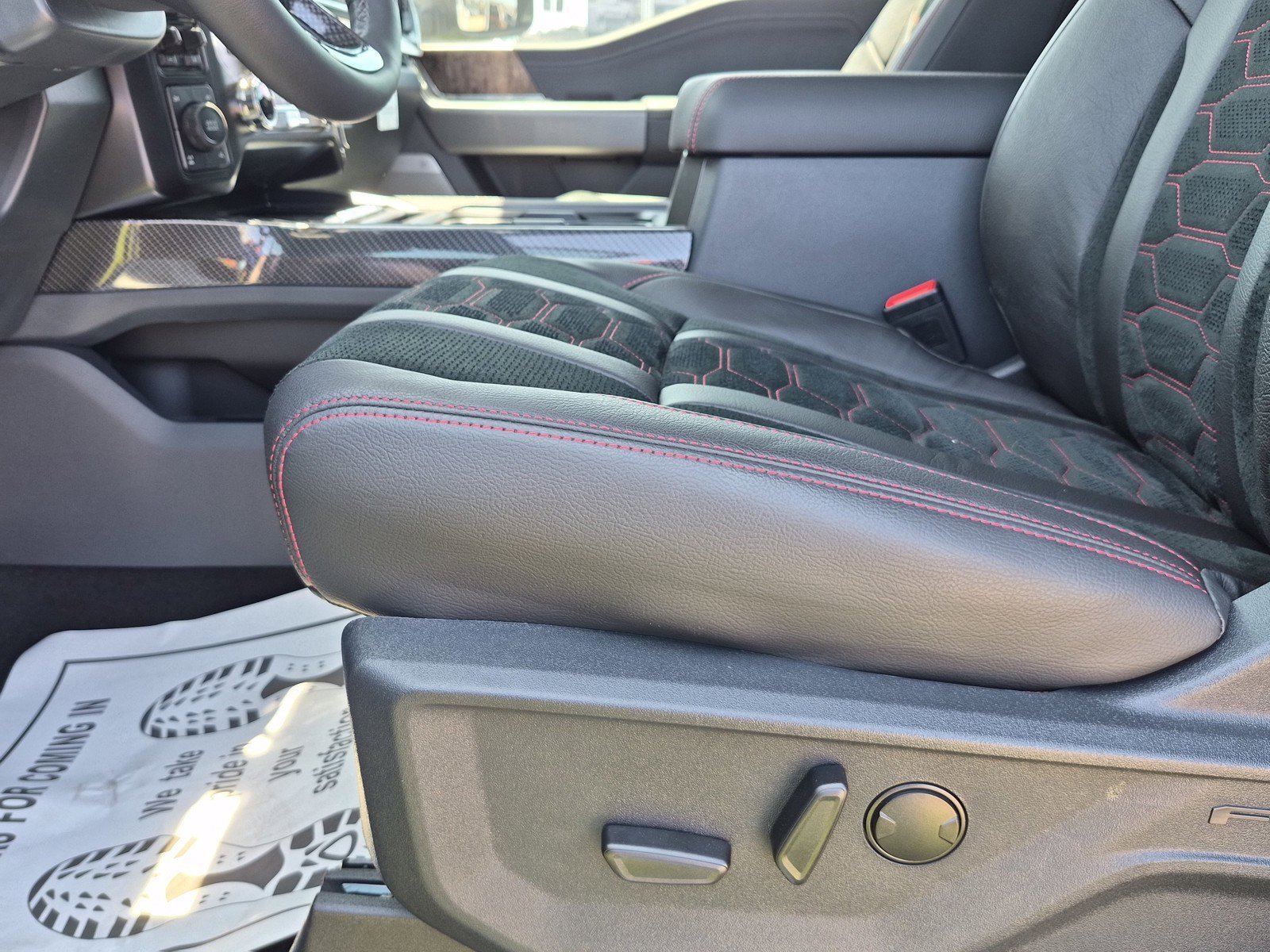New 2026 Avalanche Ford F-250® Lariat® image 20