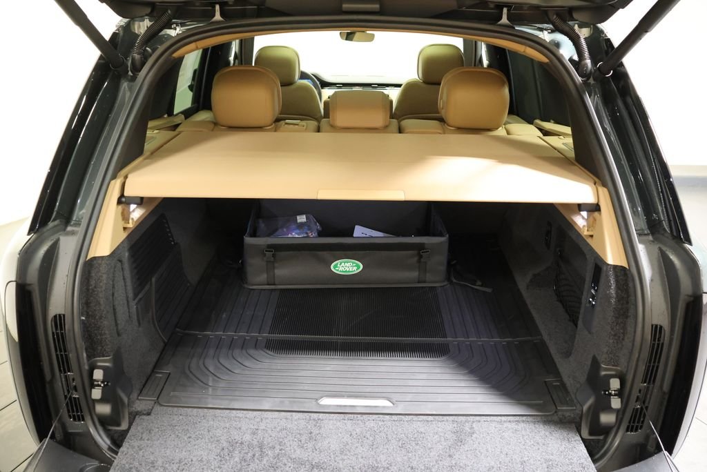 New 2026 Belgravia Green Land Rover SE image 47