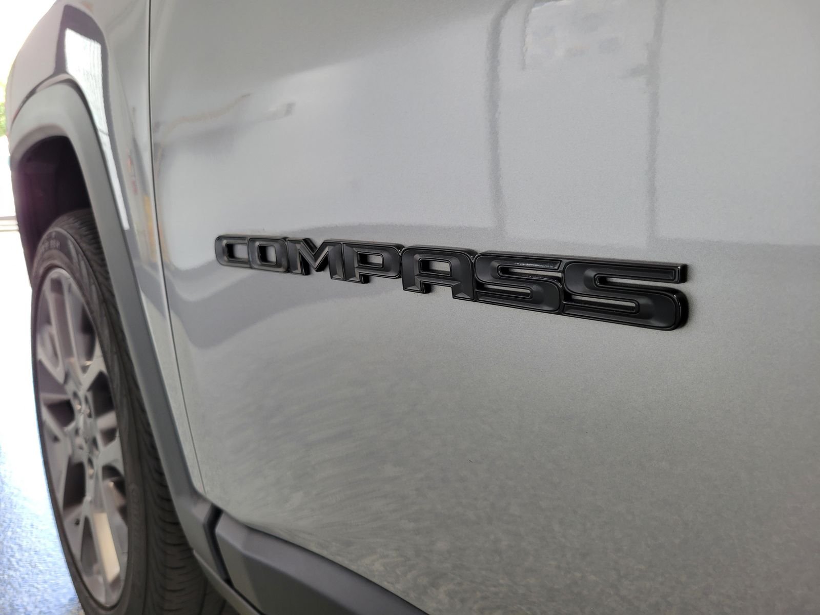 Used 2019 Silver Jeep Limited image 36