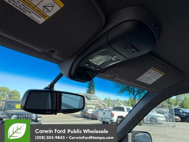 Used 2002 Red Ford Base image 17