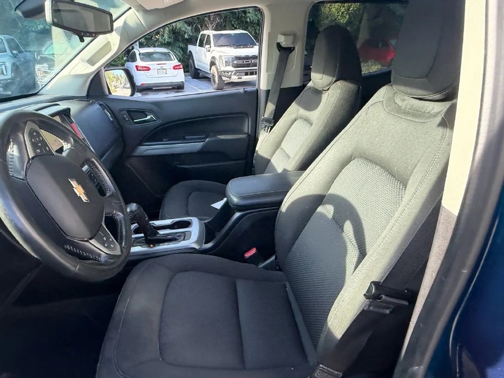 Used 2019 Blue Chevrolet LT image 10