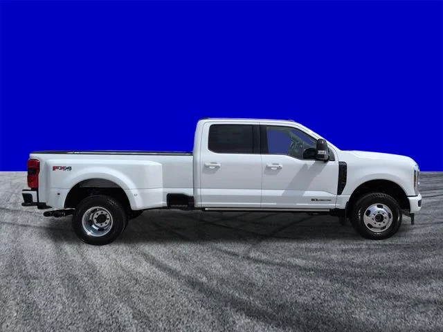 New 2026 Star White Metallic Tri-Coat Ford F-350® Platinum® image 3