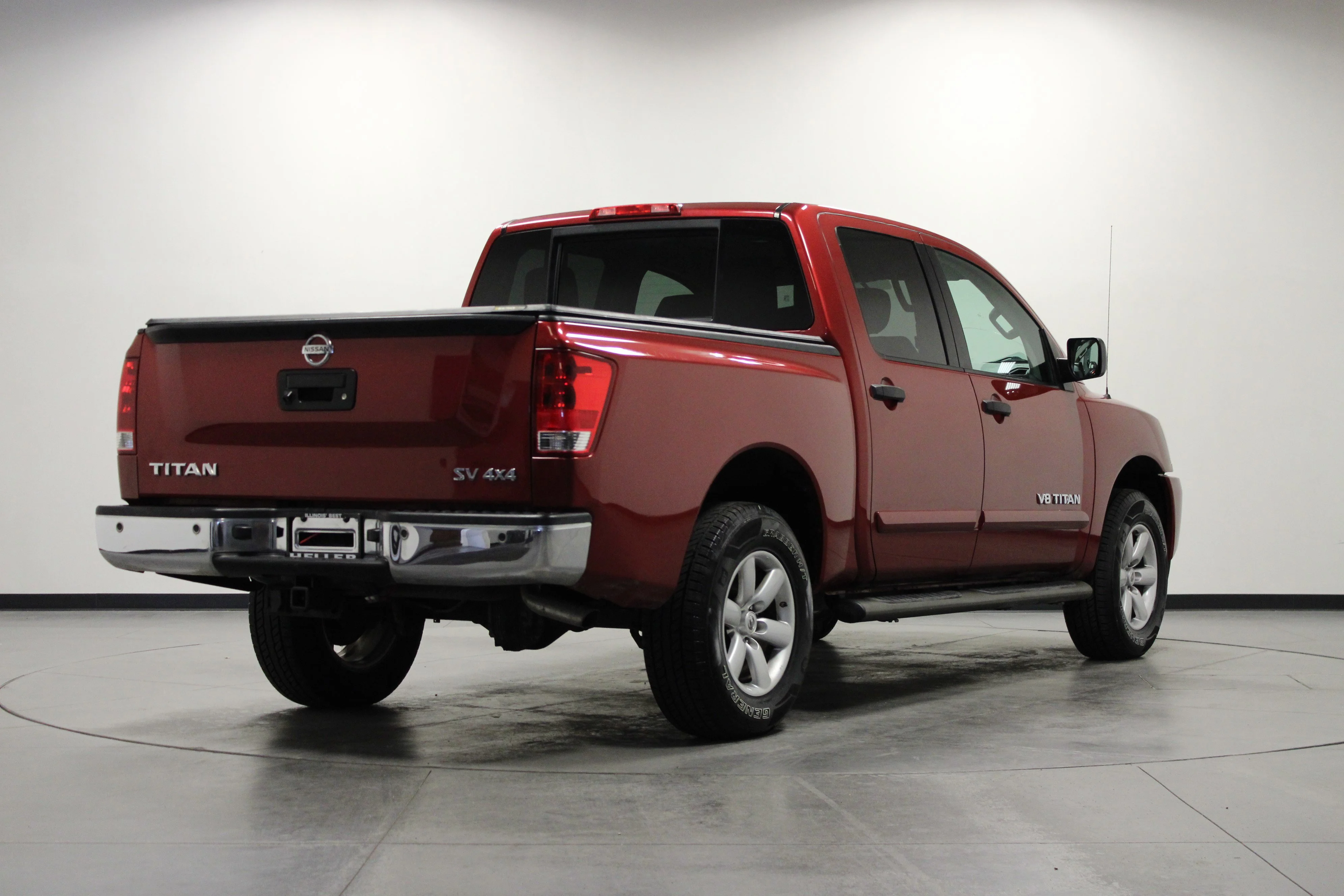 Used 2013 Cayenne Red Metallic Nissan SV image 4