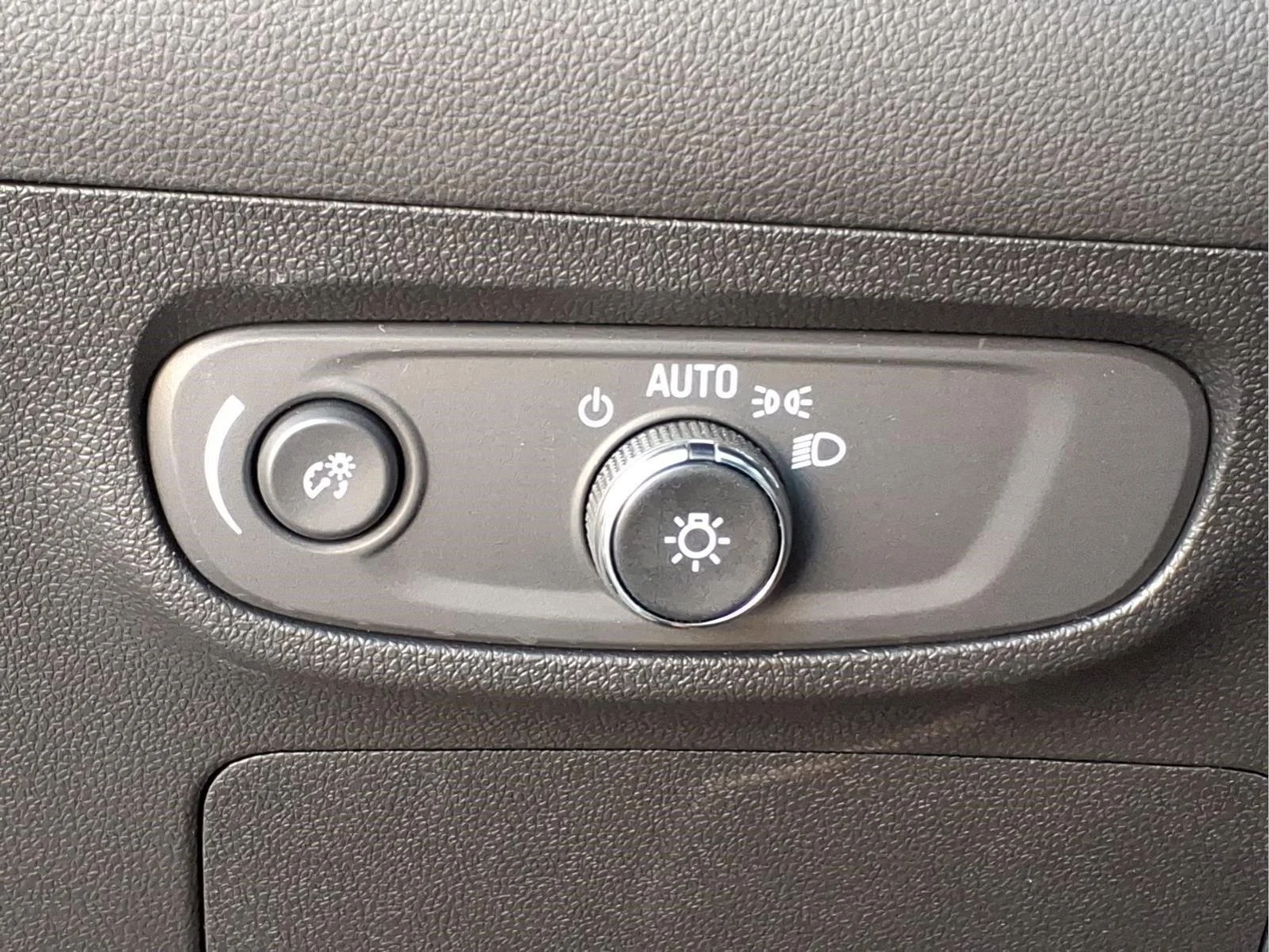 Used 2026 Moonstone Gray Metallic Buick Preferred image 19