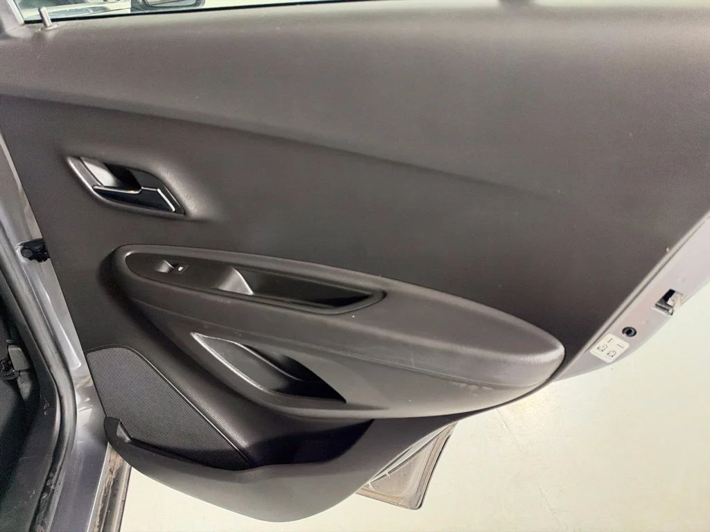 Used 2019 SATIN STEEL METALLIC Chevrolet LT image 20