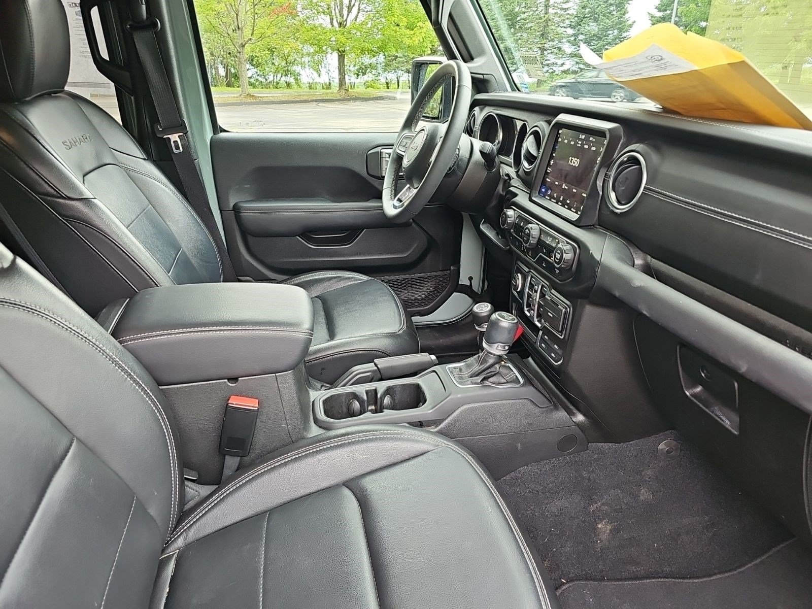 Certified Used 2023 Earl Clearcoat Jeep Sahara image 9