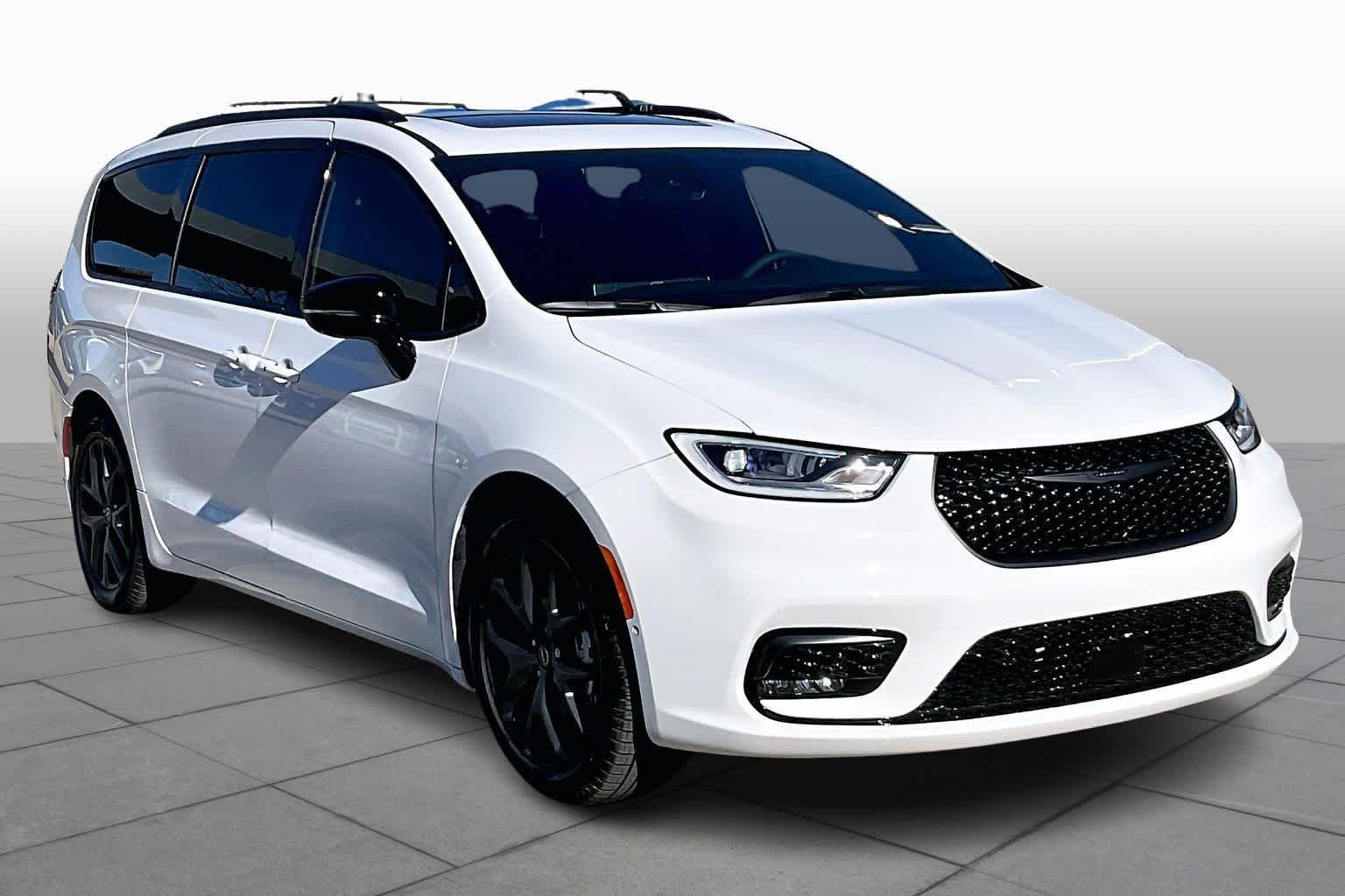 2026 Chrysler Pacifica Limited - Photo 2
