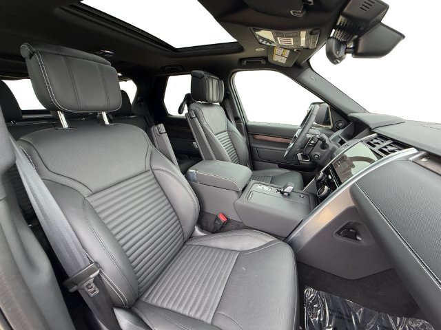Used 2026 Santorini Black Metallic Land Rover Dynamic SE image 16
