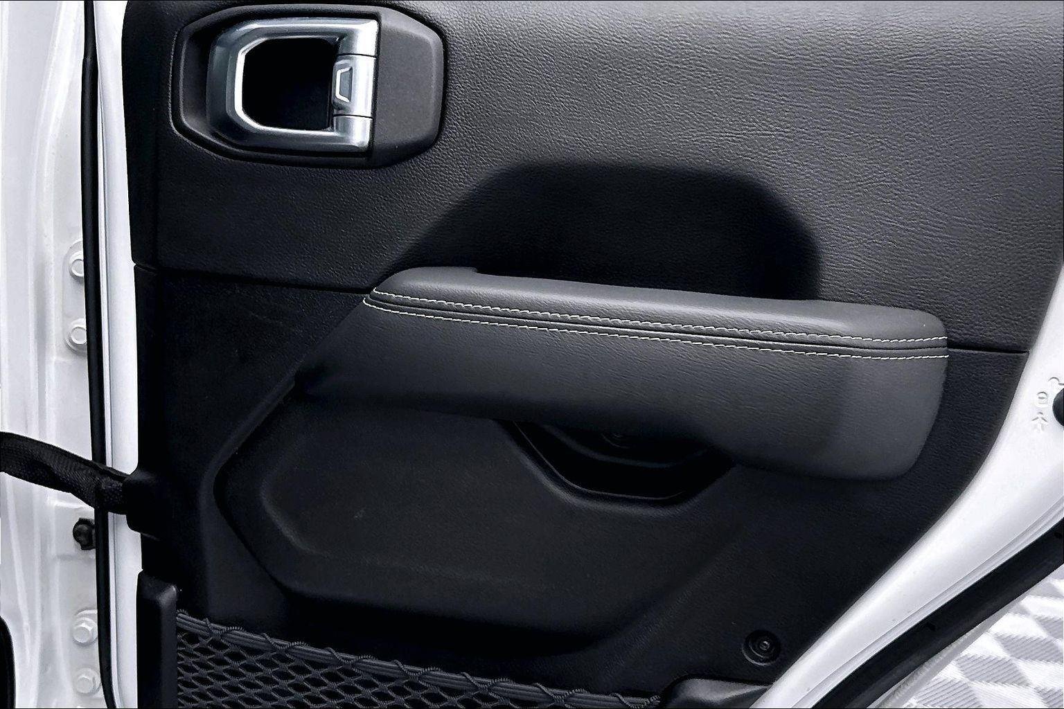 2023 Jeep Wrangler 4-Door Sahara - Photo 23