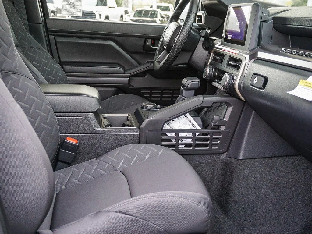 2026 Toyota Tacoma SR5 - Photo 12