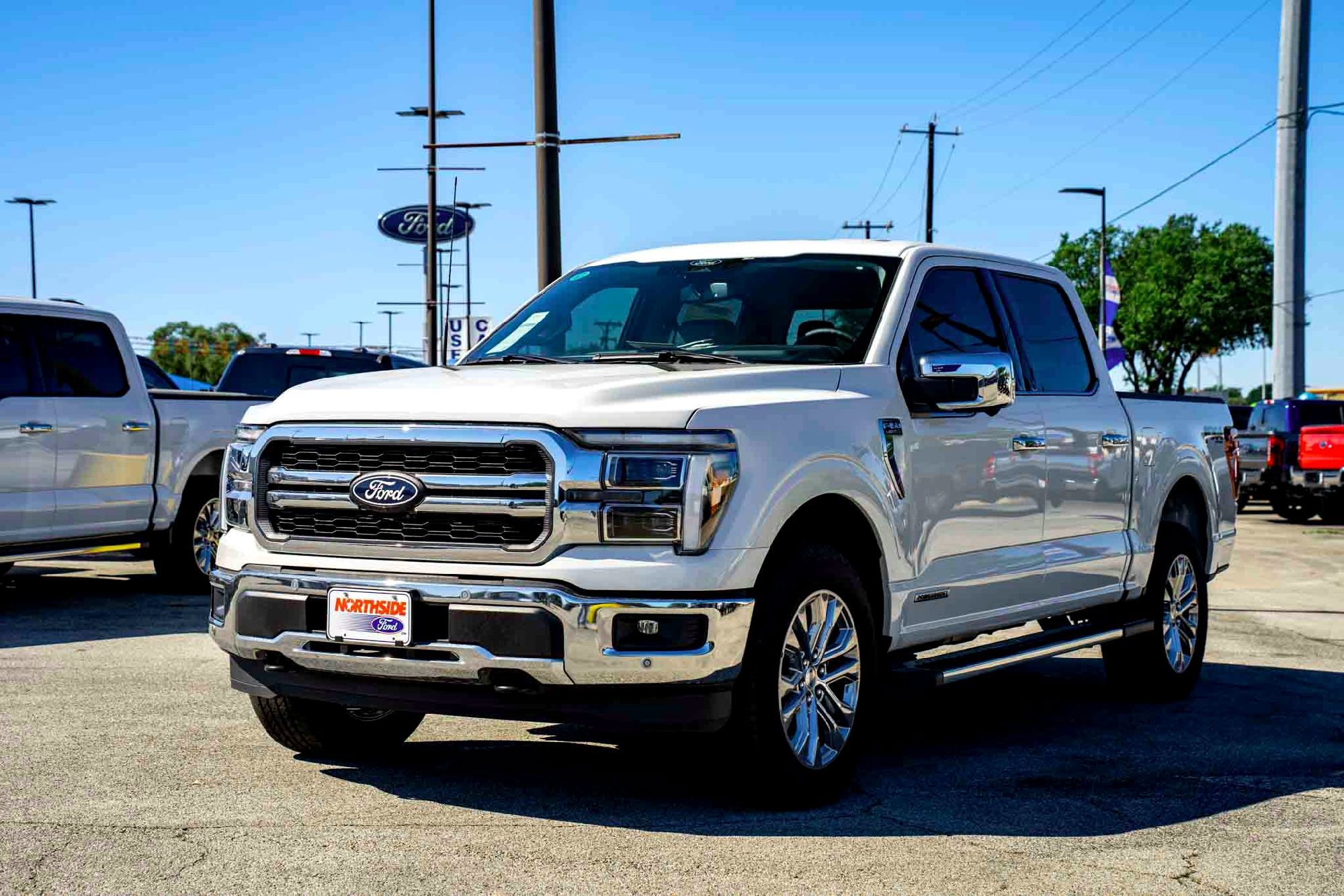 New 2025 Star White Metallic Tri-Coat Ford LARIAT image 7