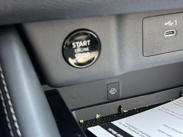 New 2026 Everest White Pearl TriCoat Nissan Platinum image 33