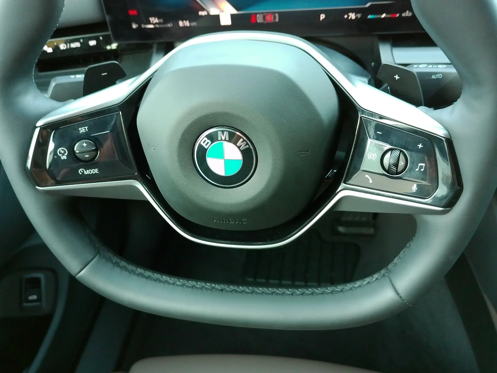 Used 2024 White BMW 530i xDrive image 19