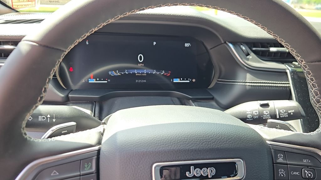 Used 2023 White Jeep Altitude X image 11