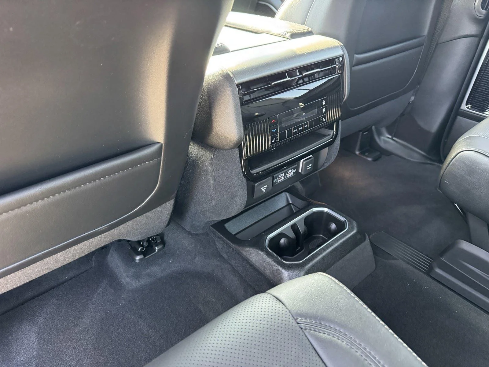 New 2026 High Gloss Black Exterior Paint Jeep Limited Reserve image 14