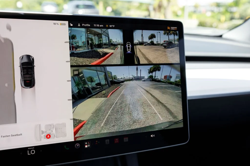 Used 2023  Tesla Long Range image 32