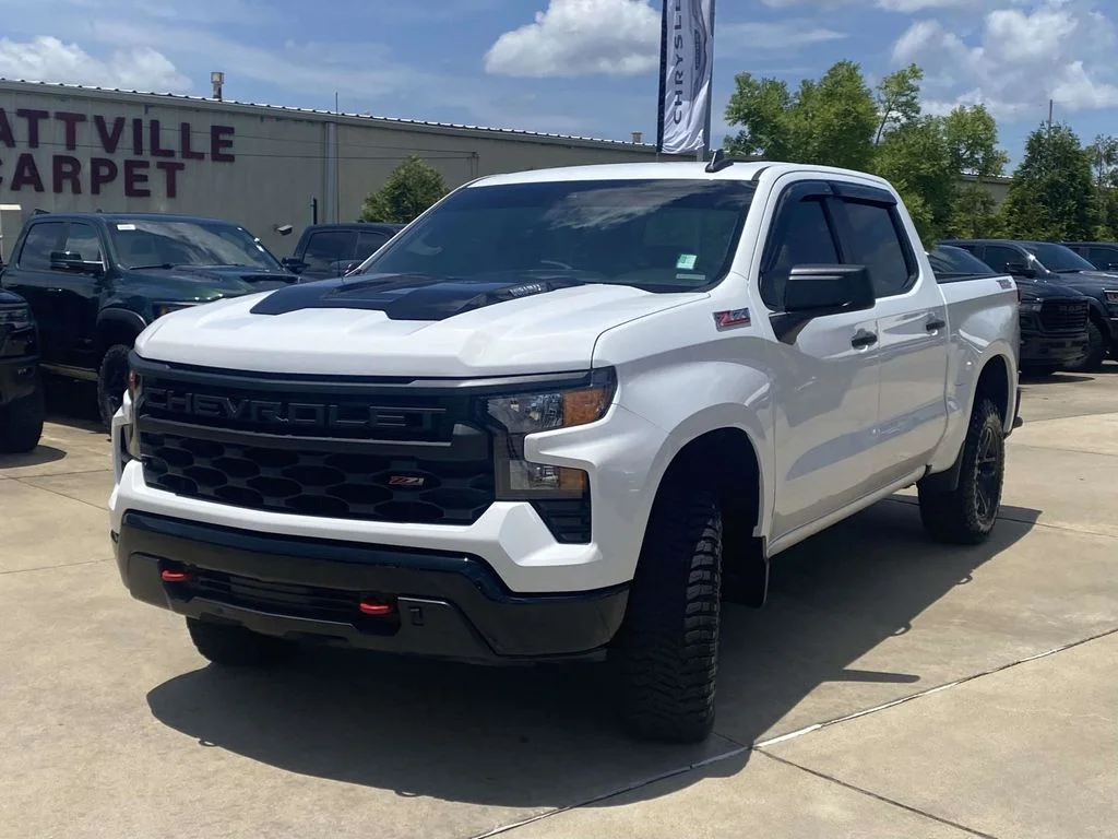 Used 2024 White Chevrolet Custom Trail Boss image 3