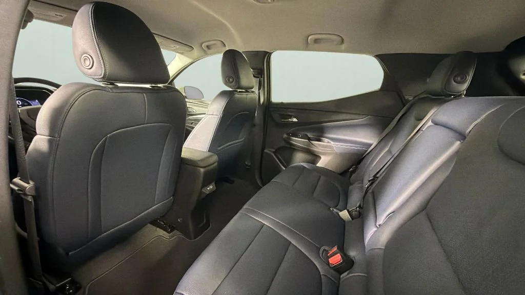 Used 2023 Summit White Chevrolet Premier image 27