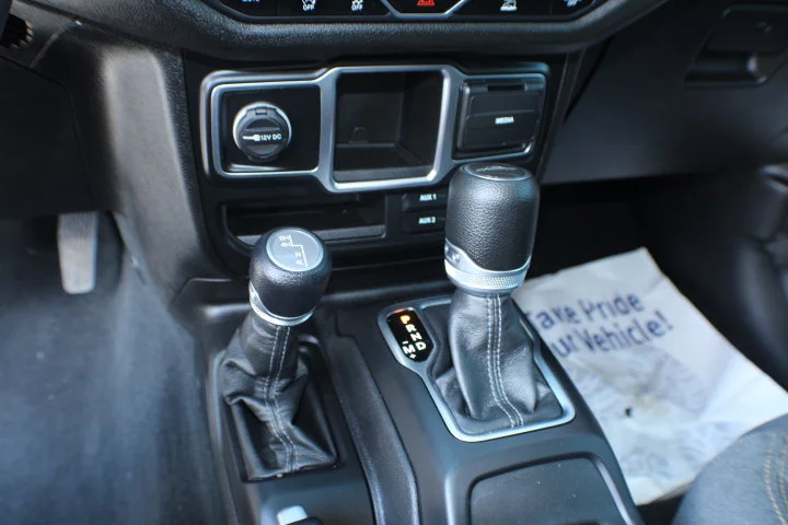Used 2024 Bright White Clearcoat Jeep Sport image 11