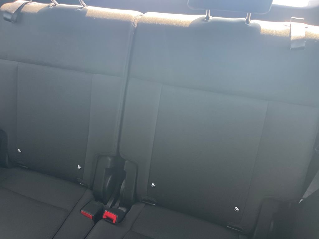 Used 2025 White Hyundai SE image 23