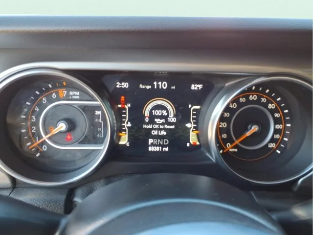 Used 2020 Green Jeep Overland image 21