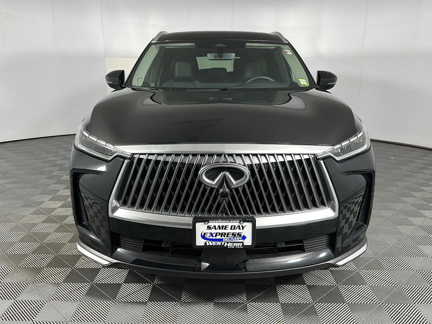 Used 2026 Mineral Black INFINITI LUXE image 4
