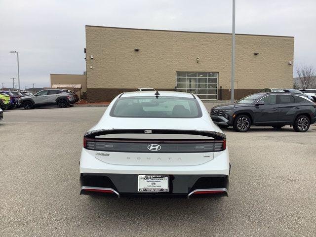 New 2026 White Hyundai SEL Sport image 6