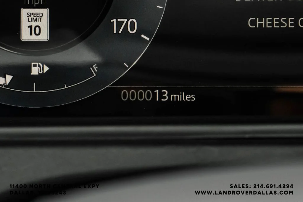 New 2026 Ostuni Pearl Wht Prem Met Land Rover Dynamic SE image 19