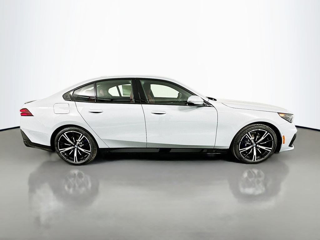 Used 2027 Brooklyn Grey Metallic BMW 530i xDrive image 4