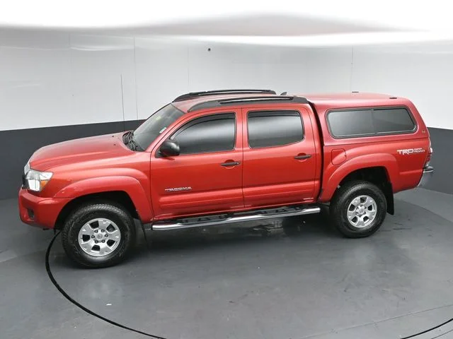 Used 2013 Red Toyota Base image 44
