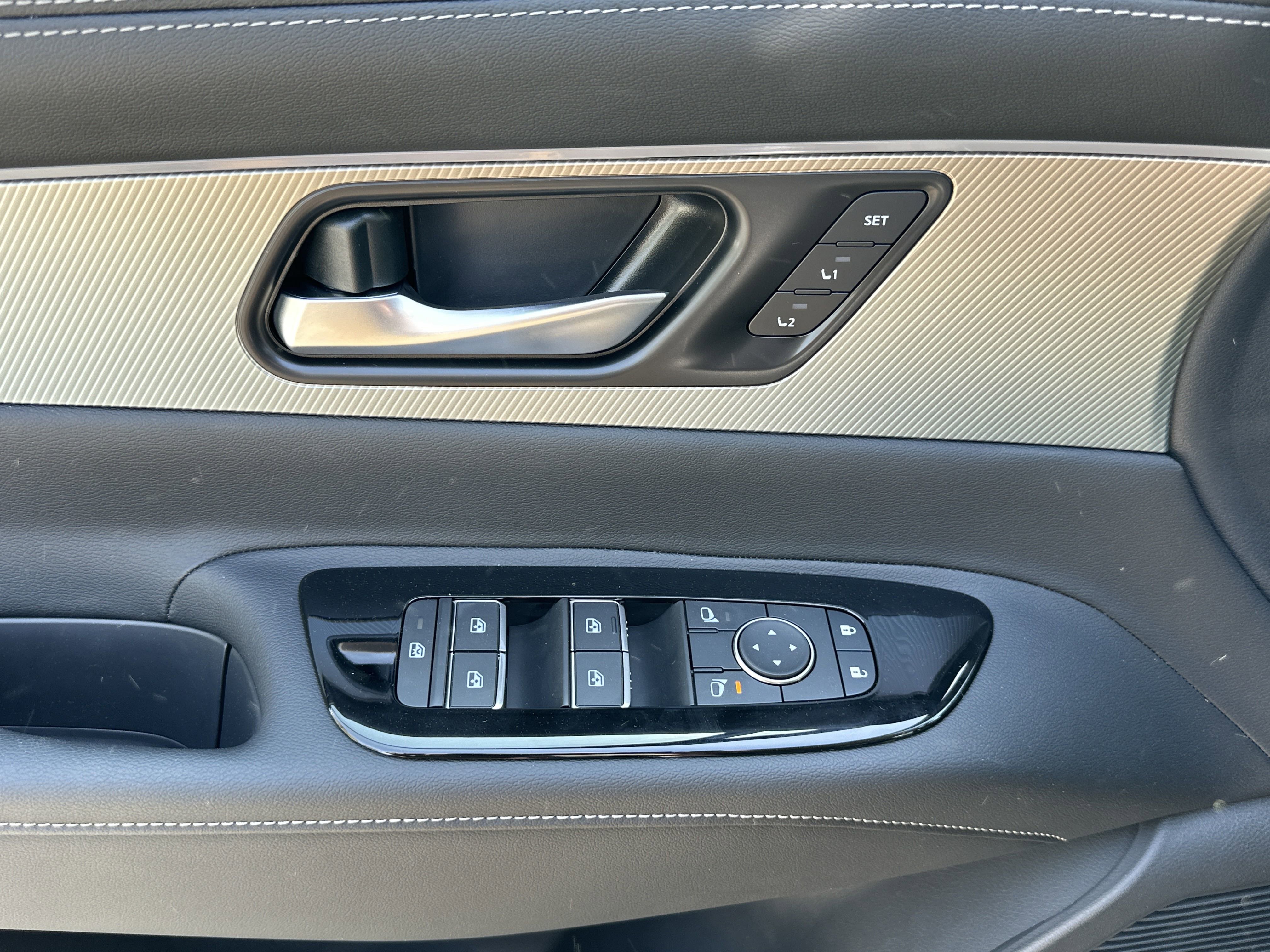 2025 Nissan Murano SL - Photo 12