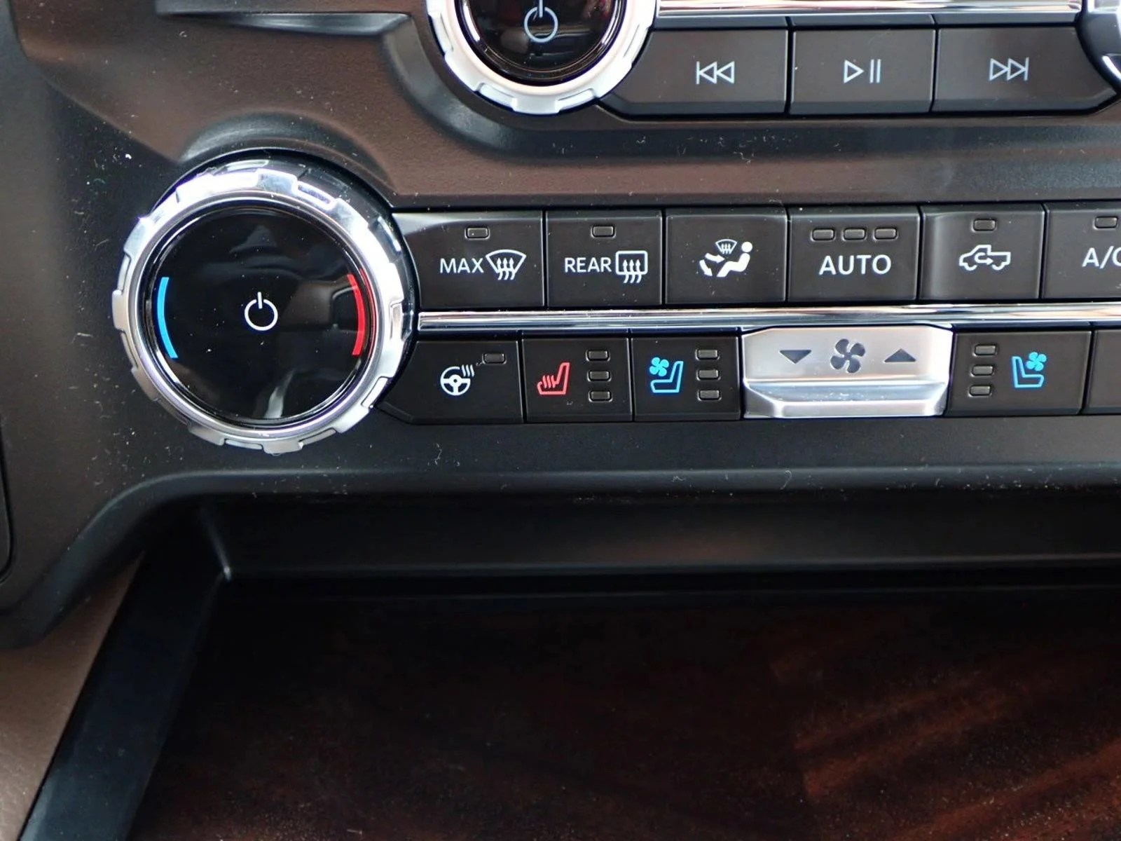 New 2026 Star White Metallic Tri-Coat Ford F-250® King Ranch® image 19