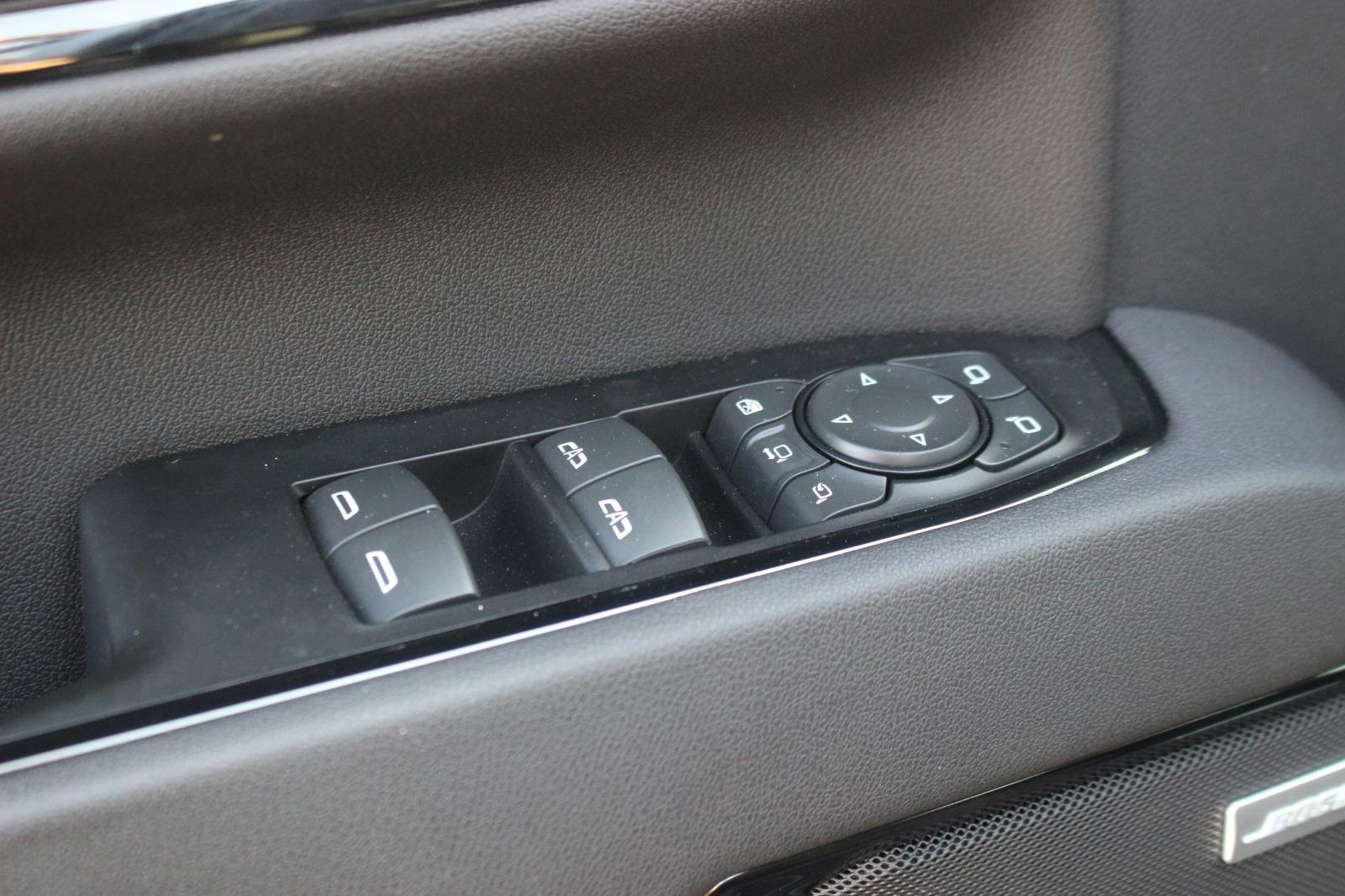 Used 2025 Onyx Black GMC AT4 image 16