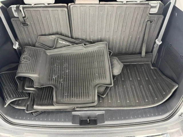 Used 2020 Gray Toyota XLE image 27