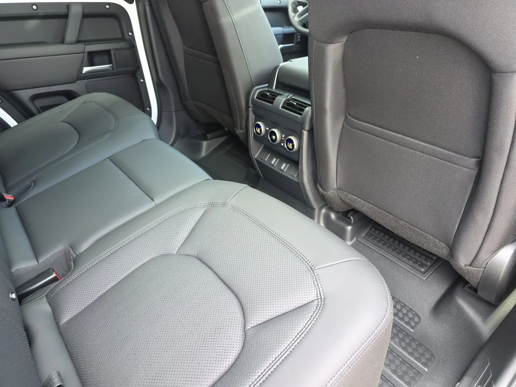 New 2026 Fuji White LAND ROVER S image 11