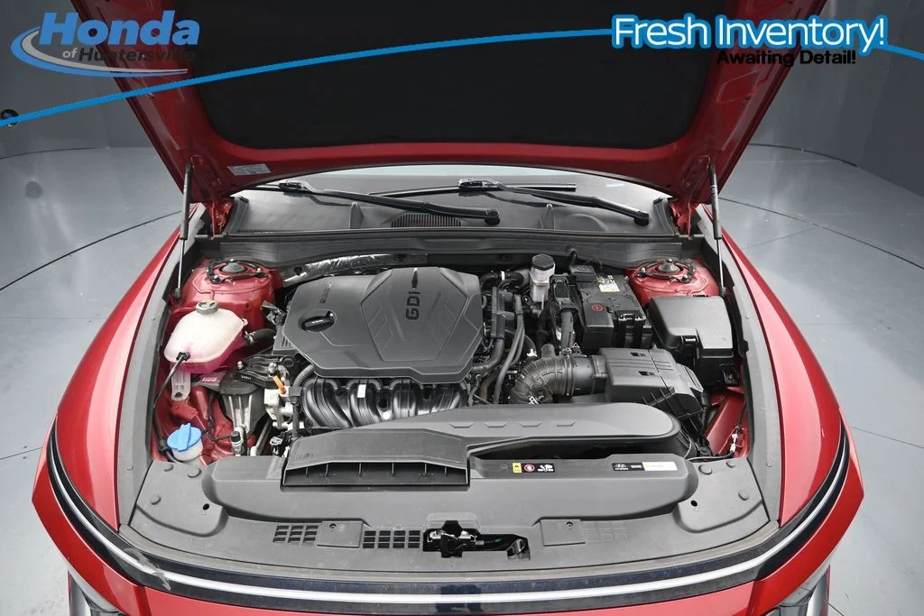 Used 2025 Red Hyundai SEL image 16