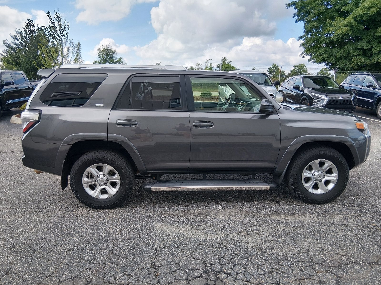 Used 2015 Magnetic Gray Metallic Toyota SR5 image 2