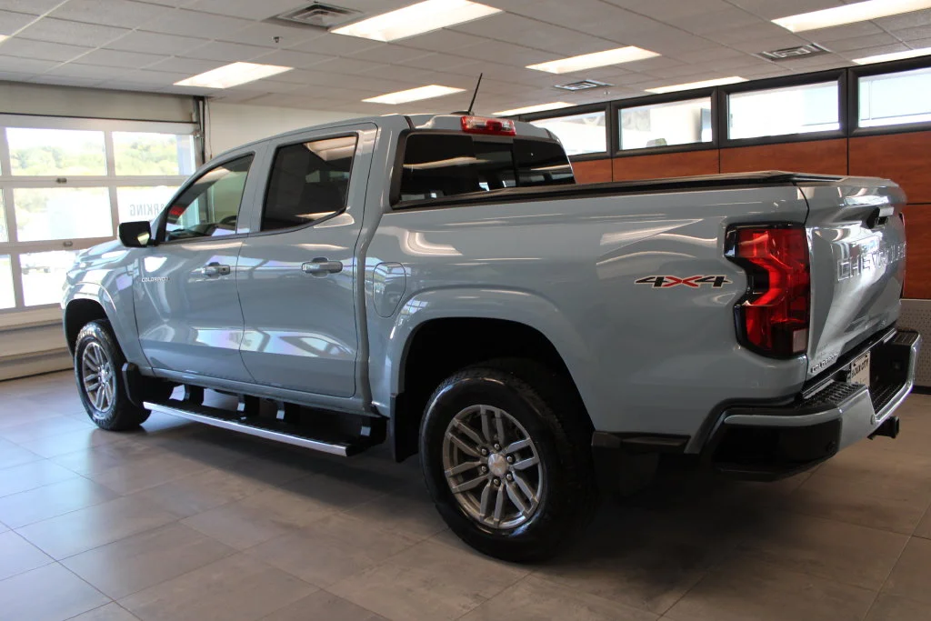 Used 2025 Metallic Chevrolet LT image 8