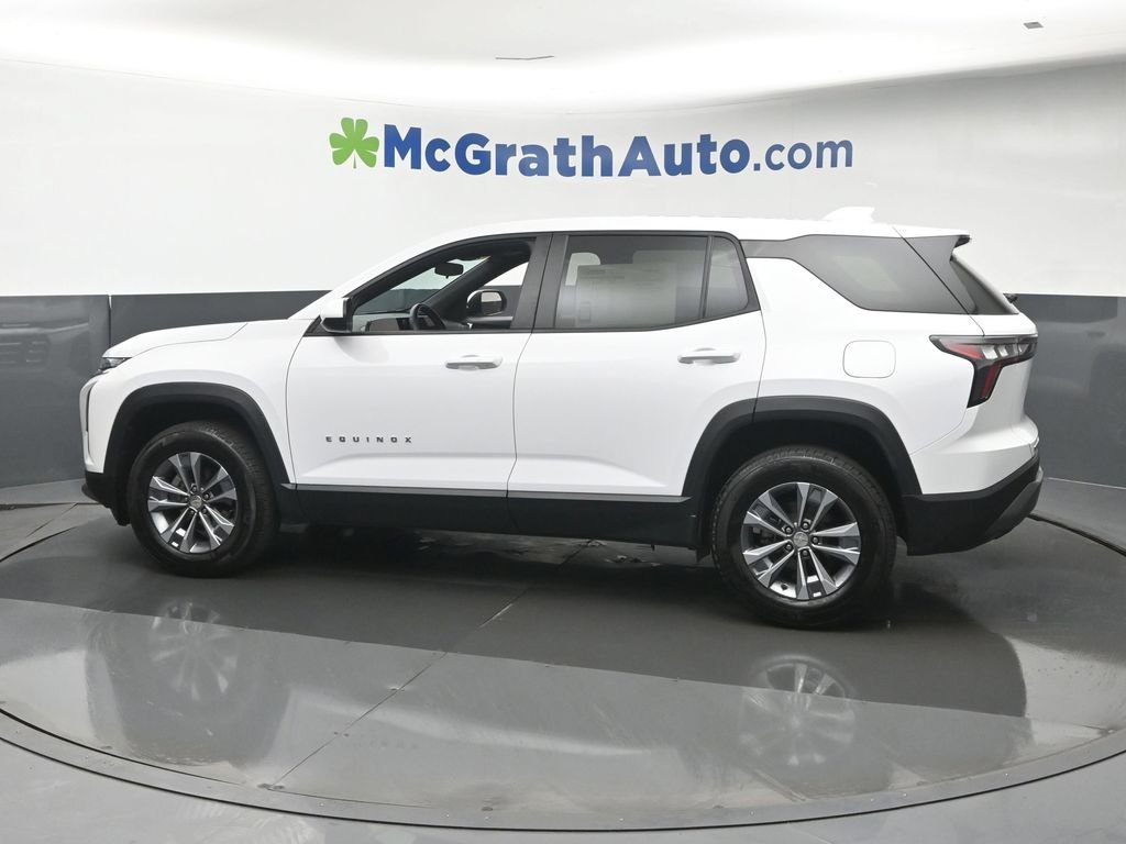 Used 2025 White Chevrolet LT image 23