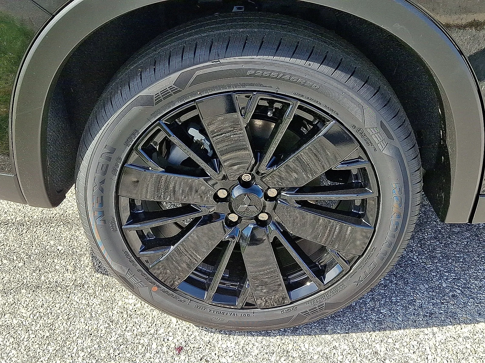 New 2026 Black Mitsubishi LE image 8