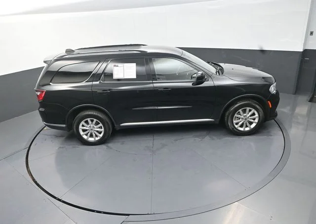 Used 2022 Black Dodge SXT image 18