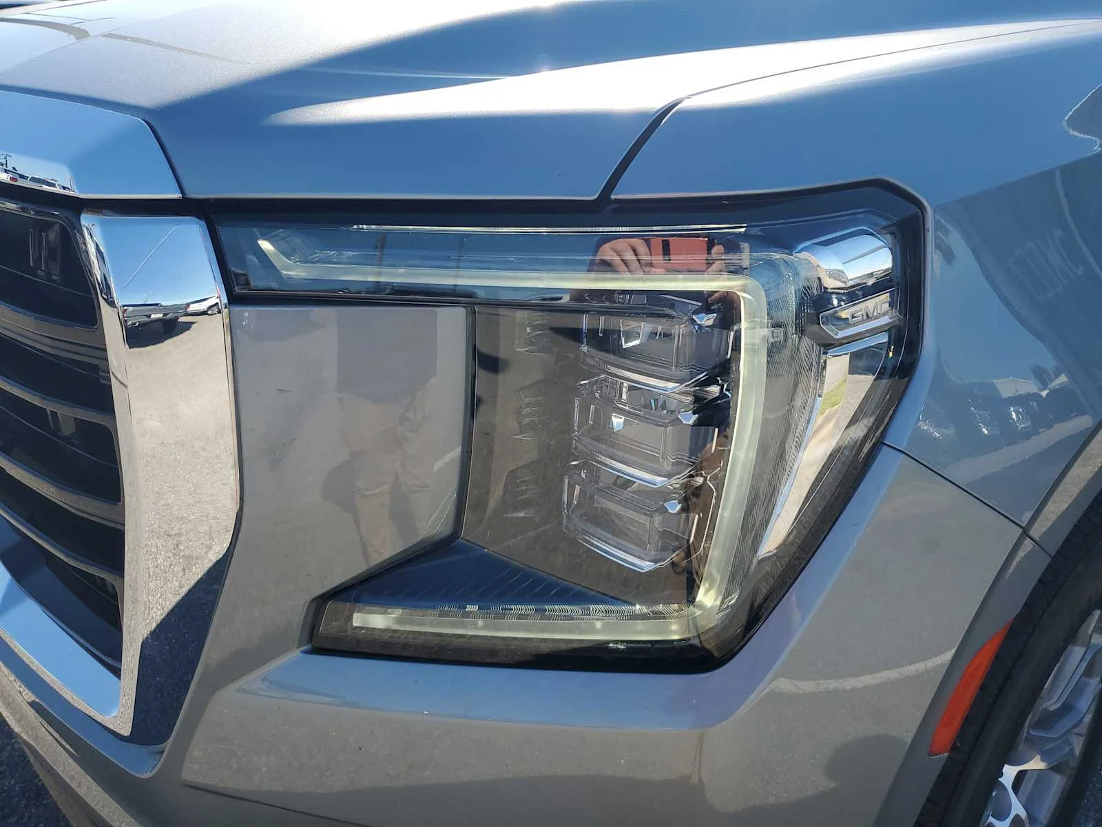 Used 2024 Sterling Metallic GMC SLE image 14