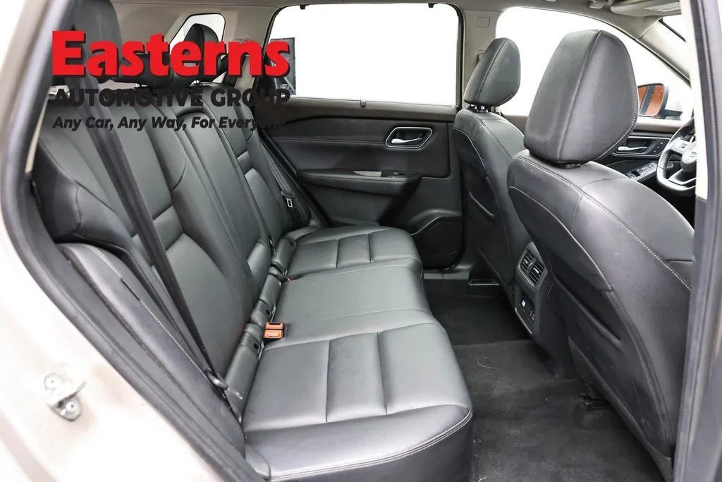 Used 2021 Gold Nissan SL image 27