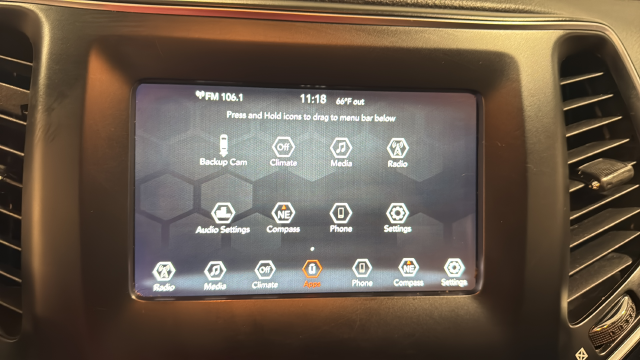 Used 2020 Diamond Black Crystal Pearlcoat Jeep Latitude image 14