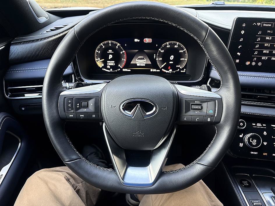 Used 2026 Radiant White INFINITI SPORT image 15