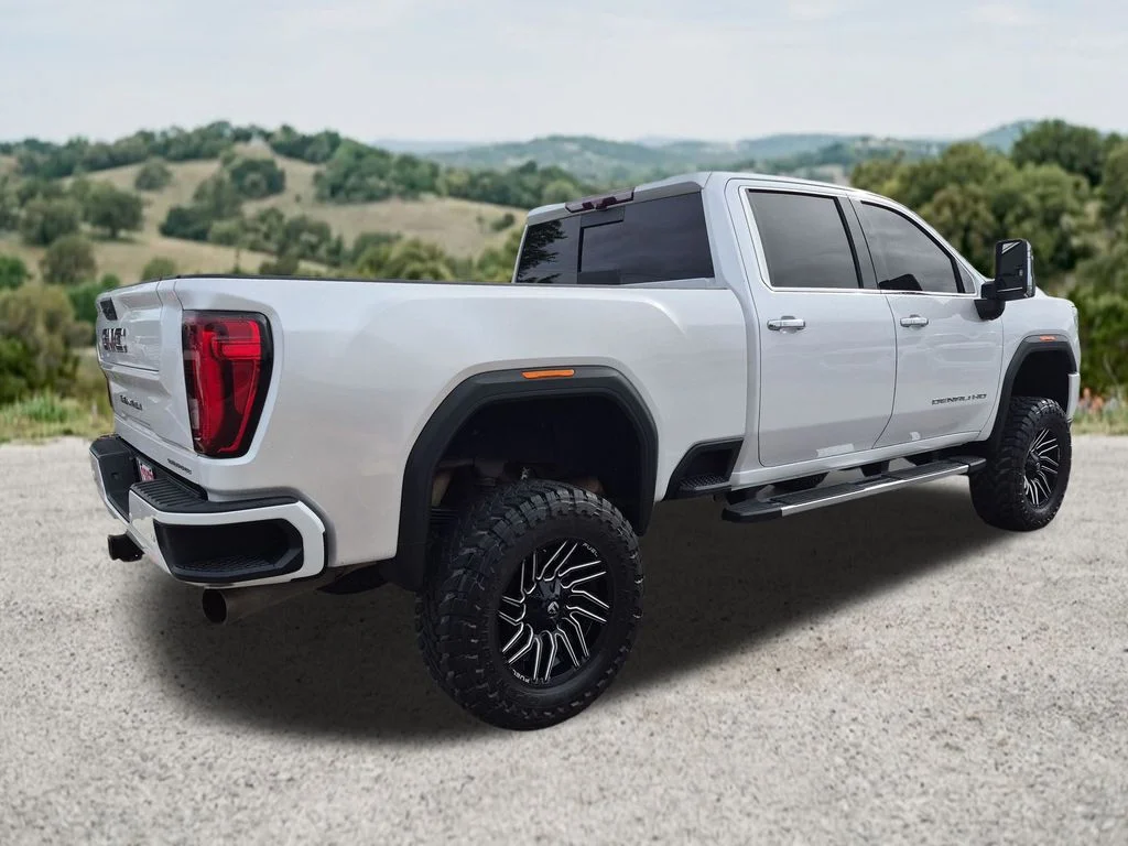 Used 2020 White GMC Denali image 10