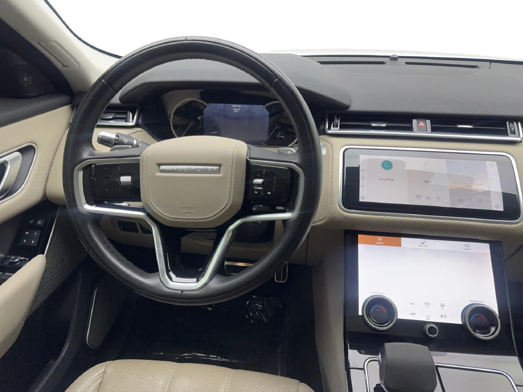 Used 2023 White Land Rover R-Dynamic S image 57