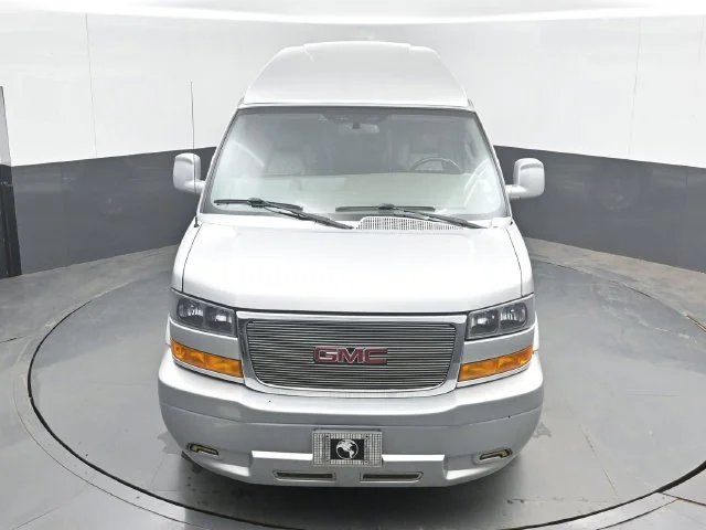Used 2022 Silver GMC Work Van image 43