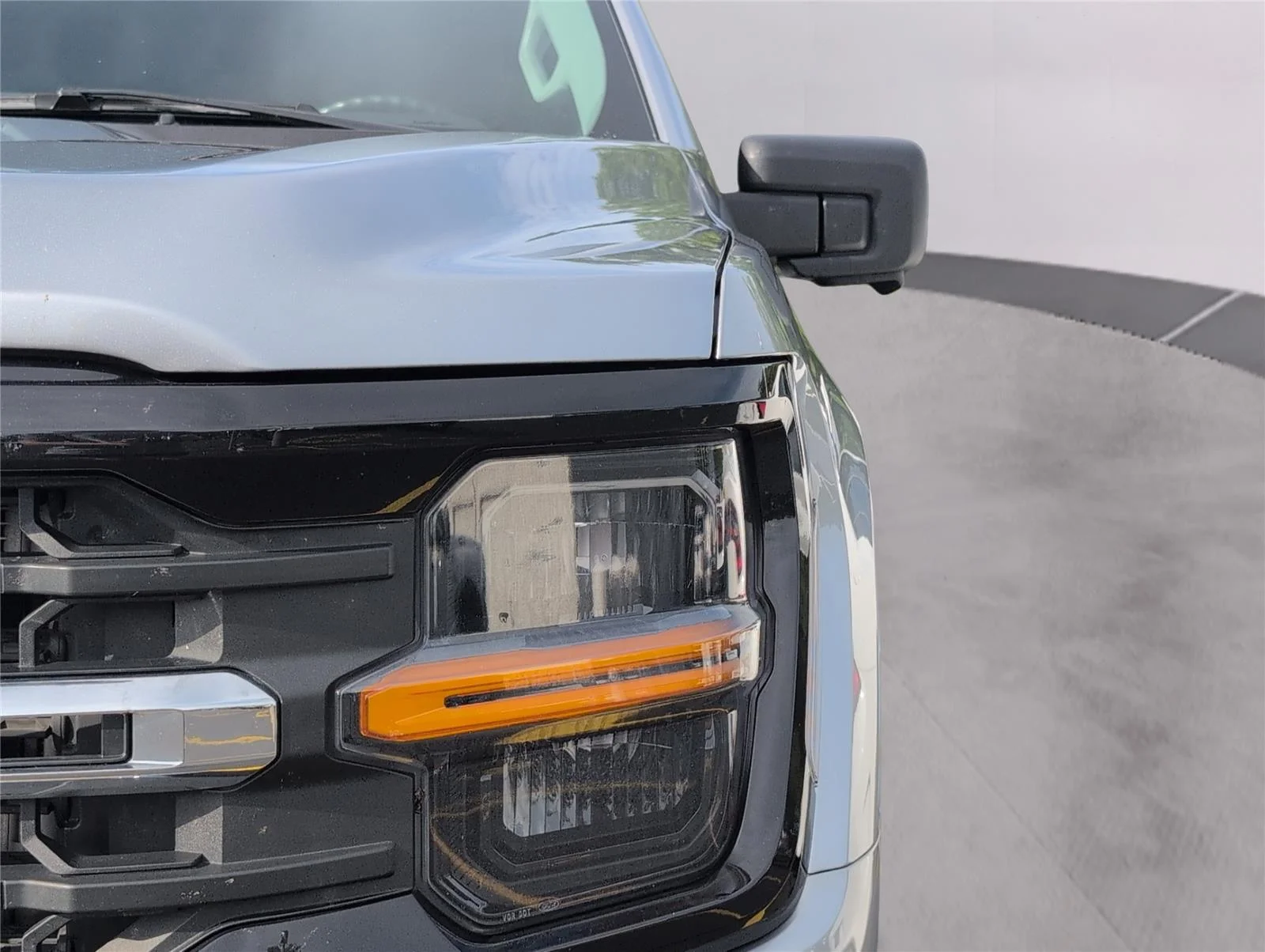 Used 2024 Iconic Silver Ford XLT image 35