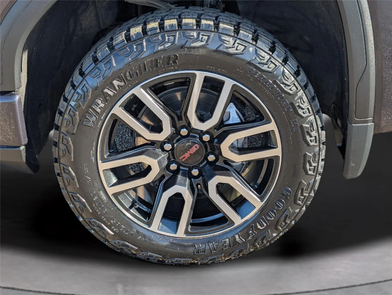 Used 2023 Titanium Rush Metallic GMC AT4 image 11